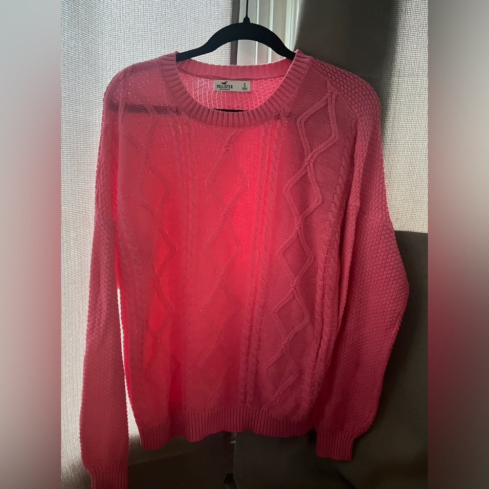 Women’s Hollister sweater